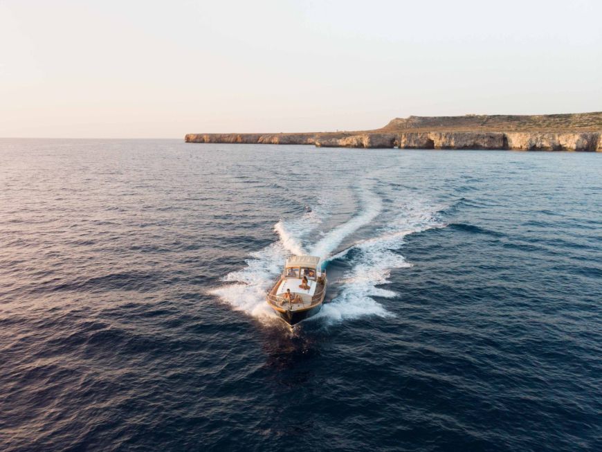 Heloise · Un yacht classique et racé